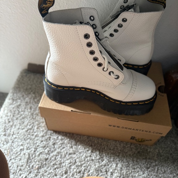 Dr. Marten's Sinclair Boots - Picture 5 of 6